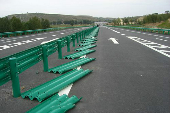 克拉玛依波形护栏的维护与管理确保道路安全的关键步骤